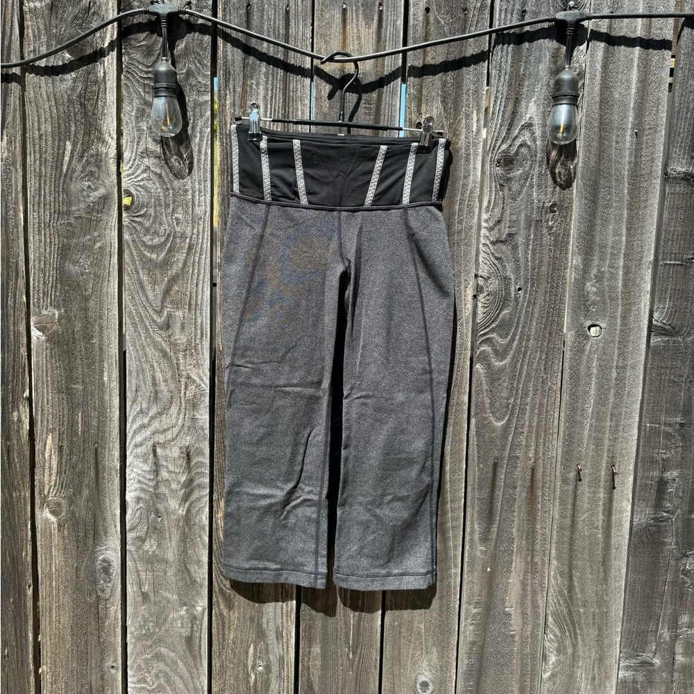 Lululemon Athletica Dark Grey Mid Rise Cropped leggings with split hem size 4
